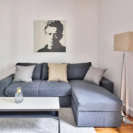 - Buttes Chaumont's Park -entire Flats Paris