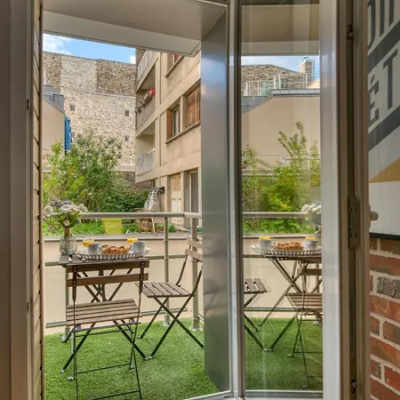 - Buttes Chaumont's Park -entire Flats