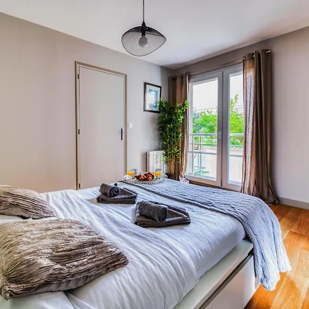- Buttes Chaumont's Park -entire Flats Appartement *