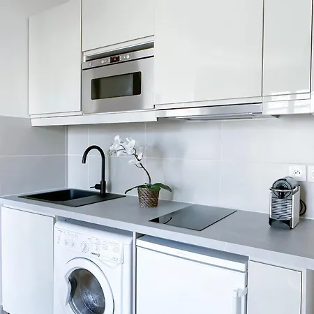 - Buttes Chaumont's Park -entire Flats Appartement Parijs